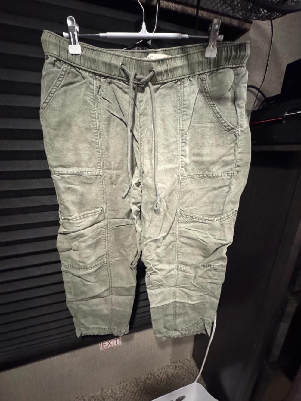 C&C California Olive Capris with Drawstring Waist